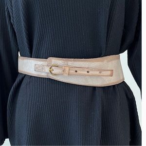 🇨🇦**NWT / Brave Asymmetric Genuine Leather Belt Neutral Color / Made in